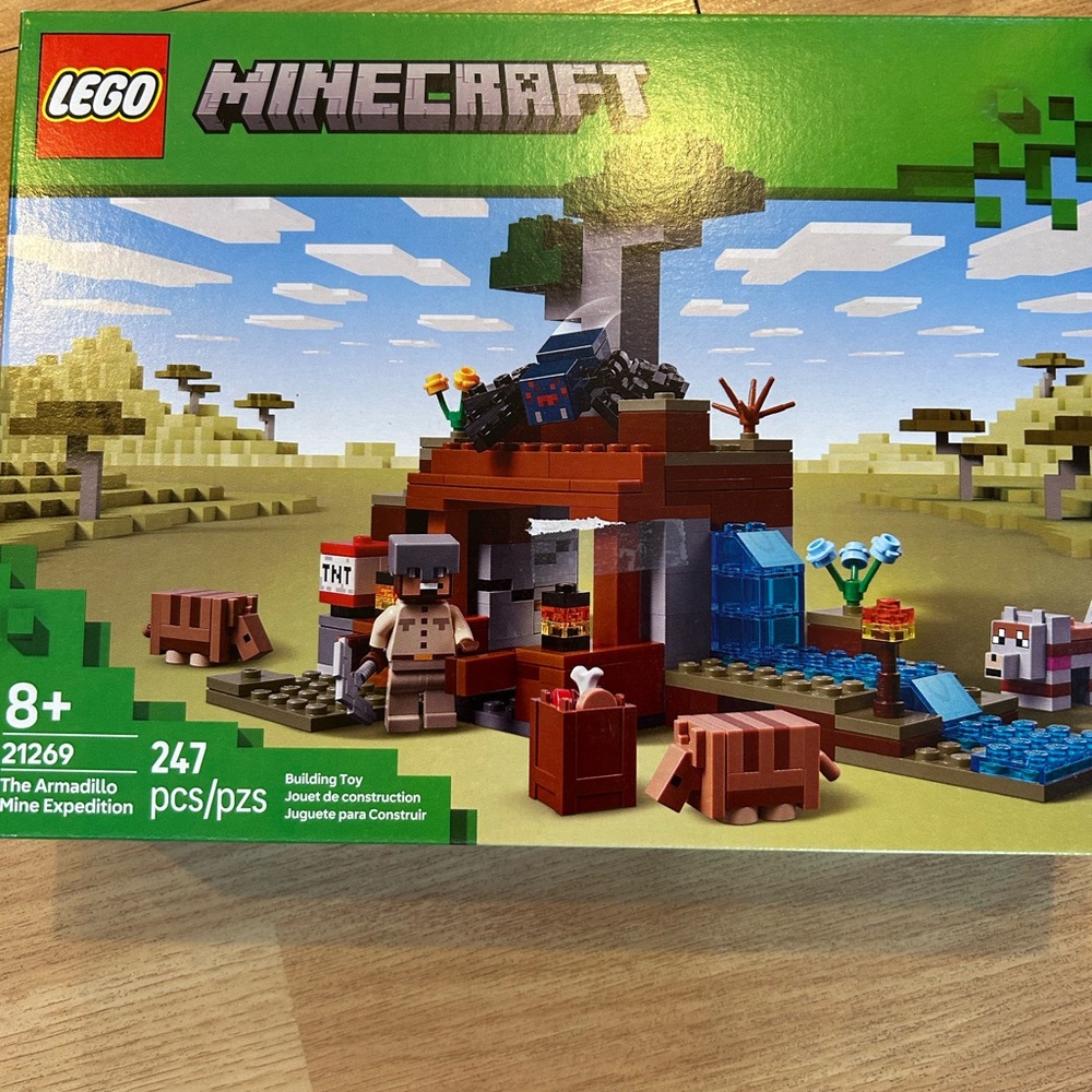 LEGO Minecraft Armadillo Adventure Set